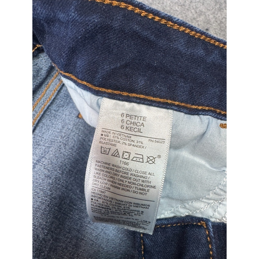 Old Navy Kicker Bootcut Jeans Womens 6 Blue Cotton Stretch Dark Wash Mid Rise - Picture 2 of 8